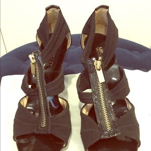 Michael Kors Size 7 zip up sandals